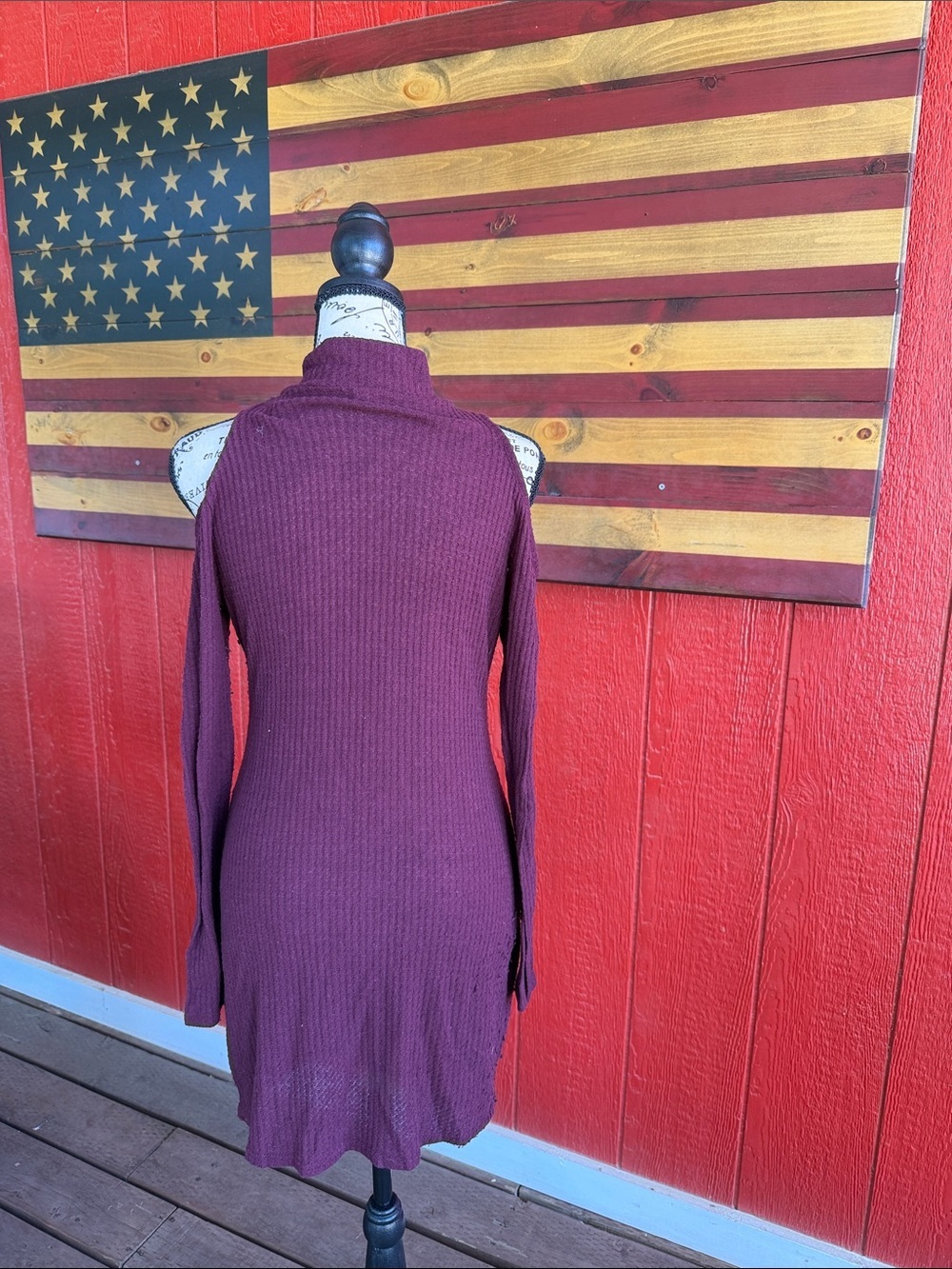 Cold-Shoulder Zip-Front Ribbed Dress - Wine - Picture 3 of 4
